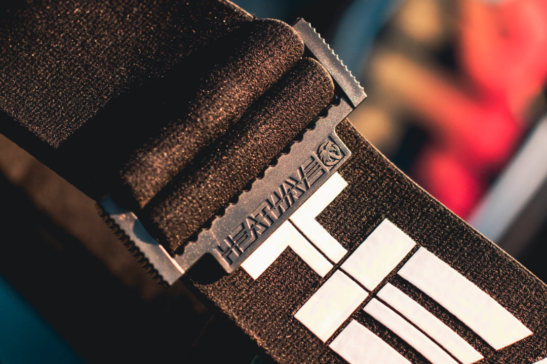 Close up of the Heat Wave Visual MXG 250 Motosport Goggle in the billboard icon black color way.