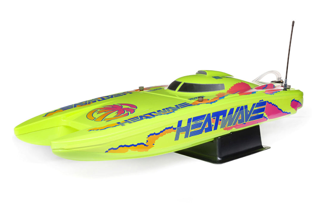 Heat Wave Visual x Horizon Hobby Catamaran remote conrolled boat. 